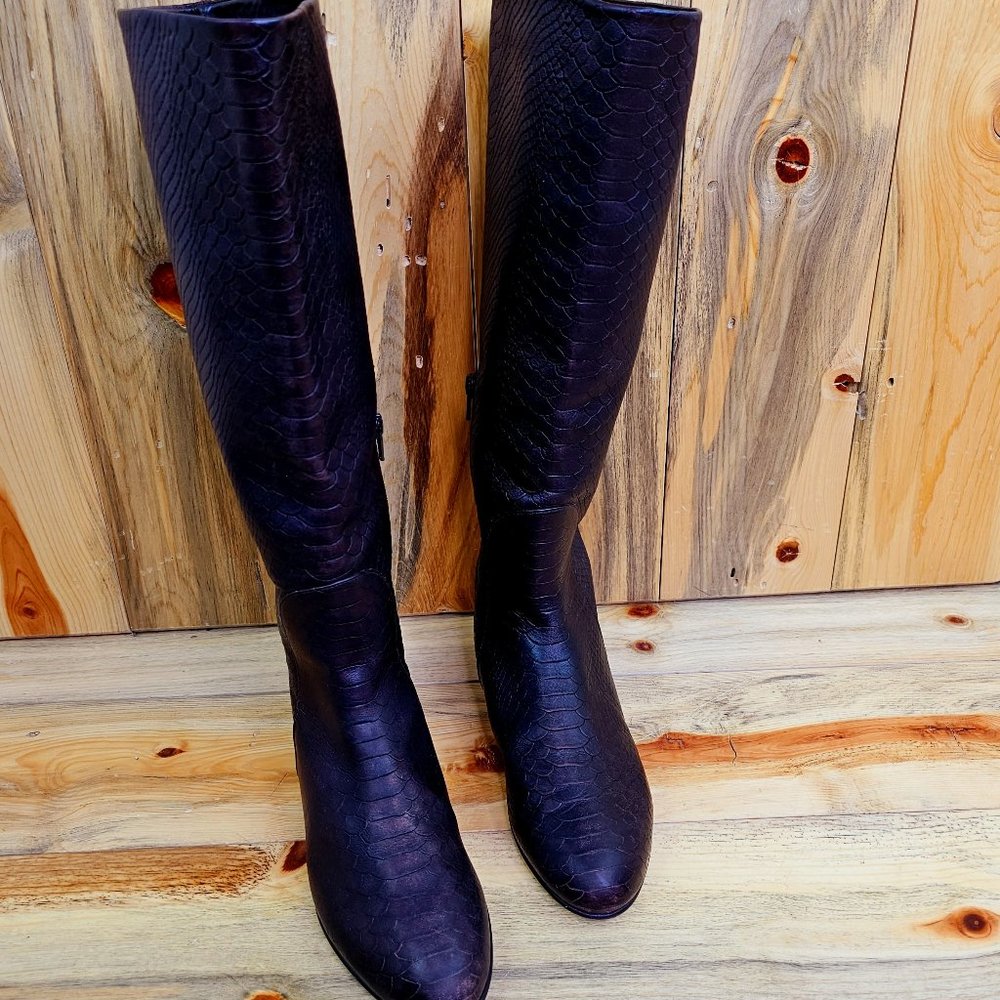 Stuart Weitzman Crocodile Embossed Brown Leather … - image 5